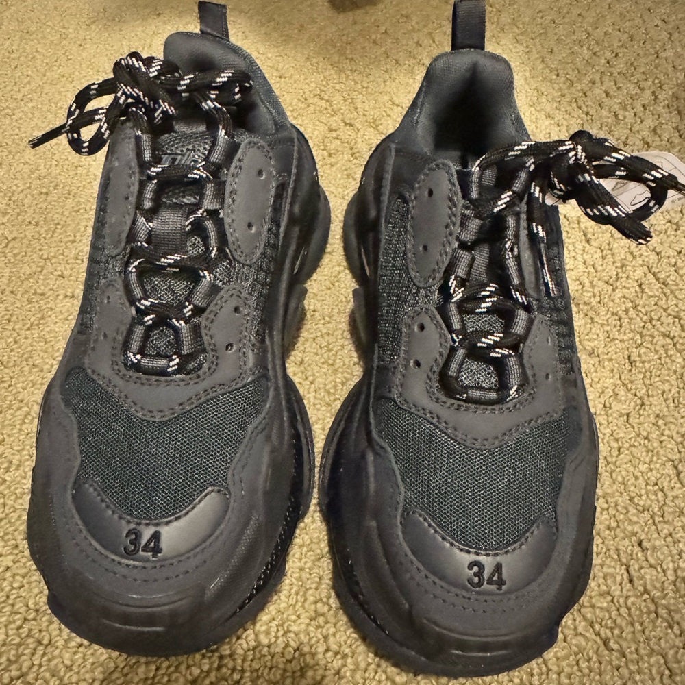 Balenciaga Triple S Triple Black Sneakers Women’s 34 RARE size 4 or 4.5